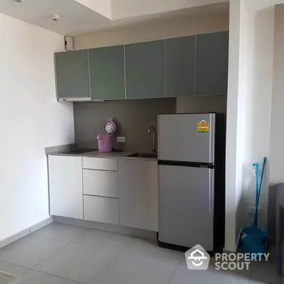  1 Bedroom Condo at The Lofts Ekkamai-5