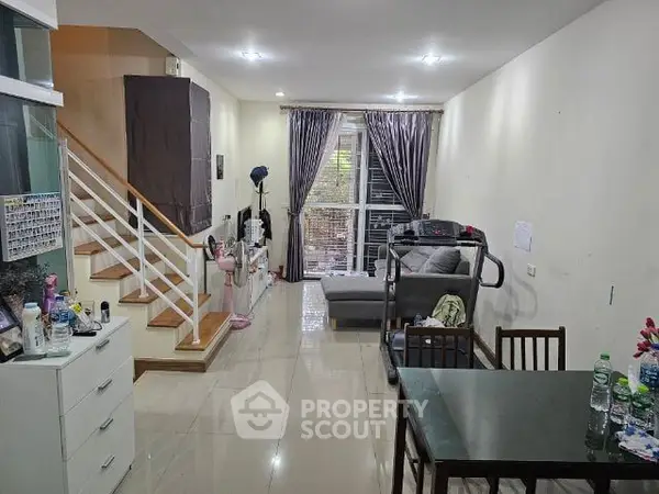 image_rental-13933893