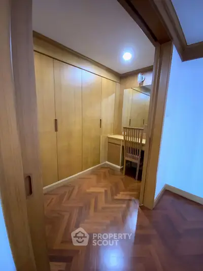  2 Bedrooms Condo at Supalai Place Sukhumvit 39-3