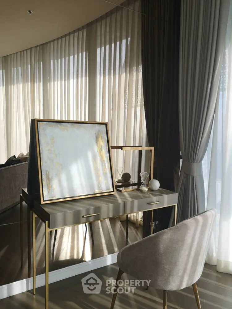  2 Bedrooms Condo at Magnolias ราชดำริ-1