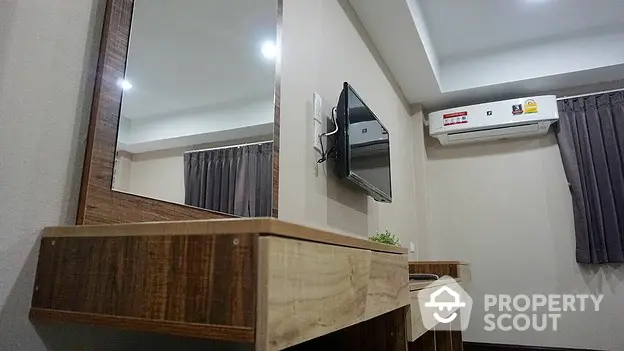 Fully Furnished 3 Bedrooms Apartment at สบายดี-6