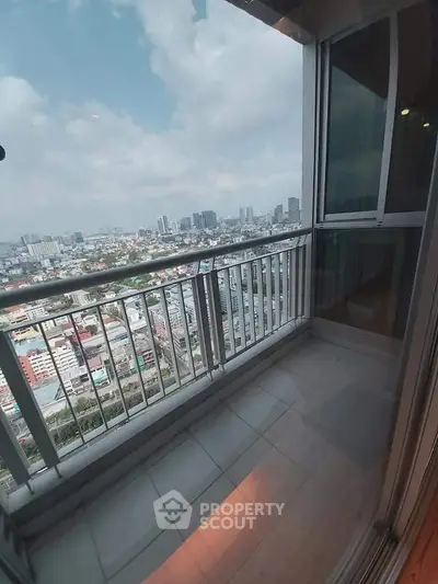 Fully Furnished 1 Bedroom Condo at Rhythm Ratchada-2
