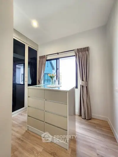 1853281-Photoroom.png