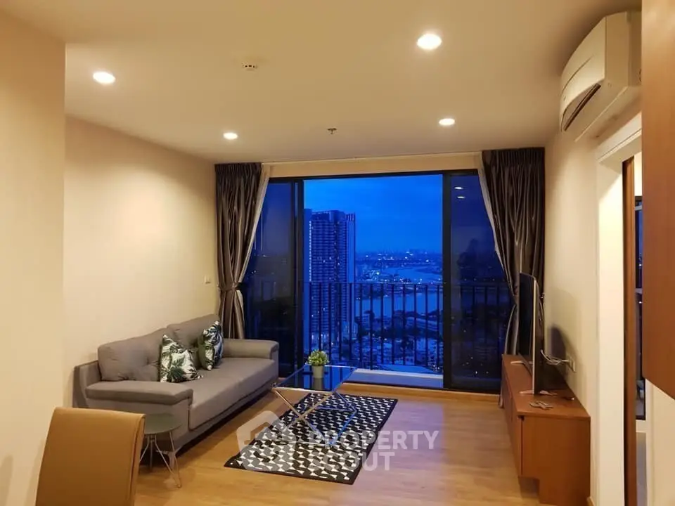  2 Bedrooms Condo at The Tree Interchange-16