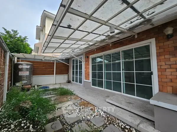 image_rental-28874157