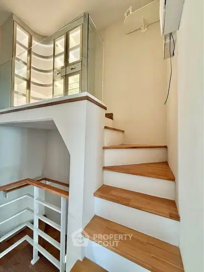 image_rental-28031747