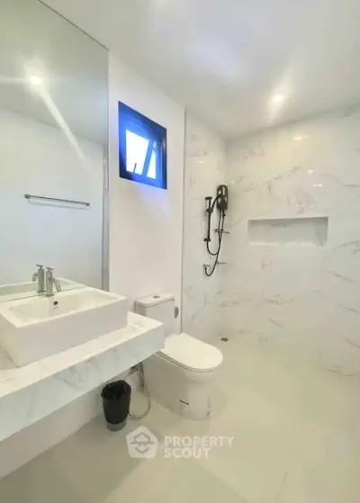 Modern bathroom with sleek design and elegant fixtures