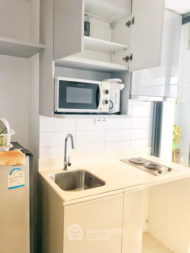  1 Bedroom Condo at Ideo Mobi Sukhumvit-1