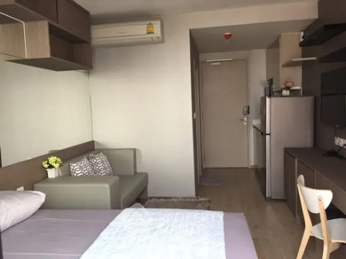 Fully Furnished 1 Bedroom Condo at Ideo Q Chula Samyan-4