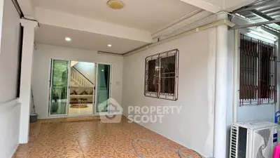 image_rental-30494424