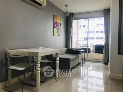 Fully Furnished 1 Bedroom Condo at The Clover Thonglor Residence-5