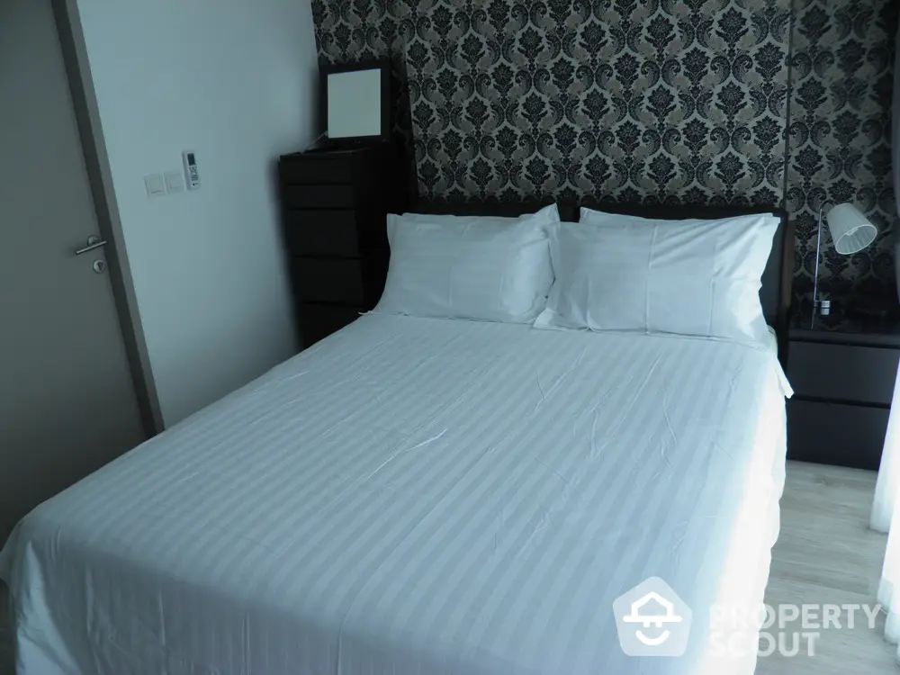  1 Bedroom Condo at Ideo Mobi Sukhumvit-1