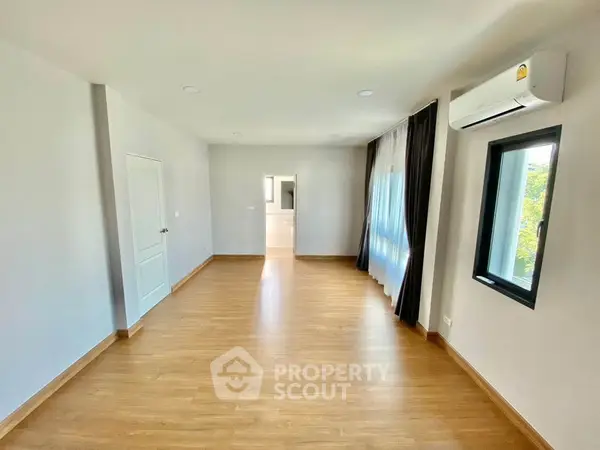 image_rental-17003795