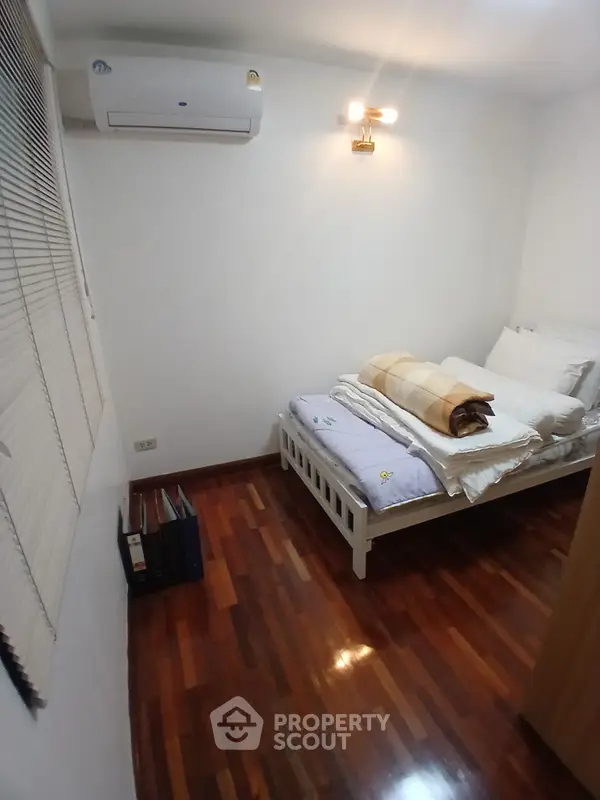 คอนโด 2-ห้องนอน ที่ นาวิน คอร์ท คอนโดมิเนียม ใกล้ BTS เพลินจิต