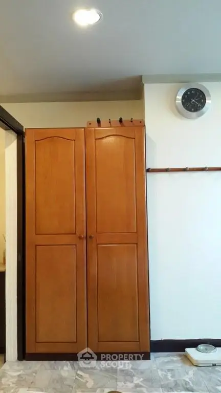 image_rental-5258608