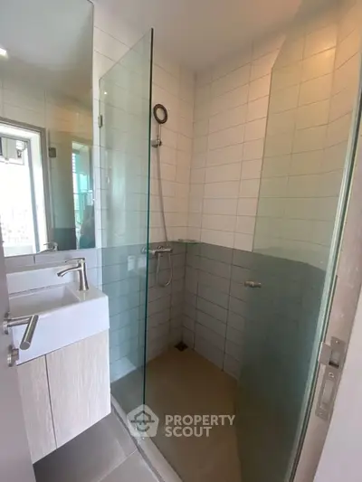  1 Bedroom Condo at Ideo Mobi Sukhumvit-3