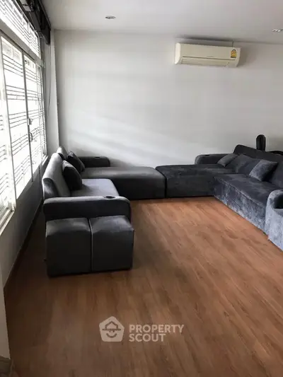 image_rental-31145707