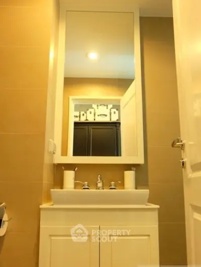Fully Furnished 1 Bedroom Condo at Condolette Dwell Sukhumvit 26-2