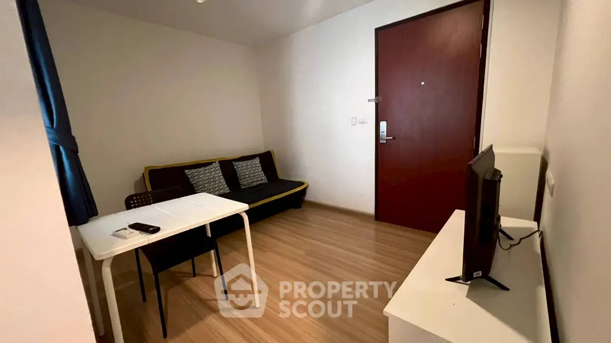 Cozy living room with modern furniture and wooden flooring