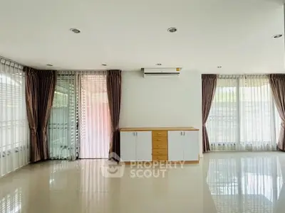 image_rental-25906086