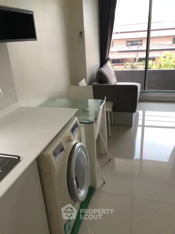 image_rental-7561798