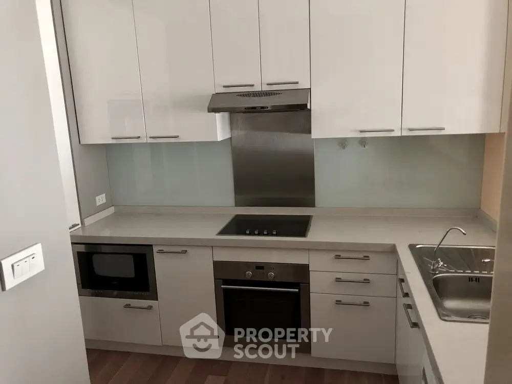 2 Bedrooms Condo at วินเซนเต้ สุขุมวิท 49 คอนโดมิเนียม-1