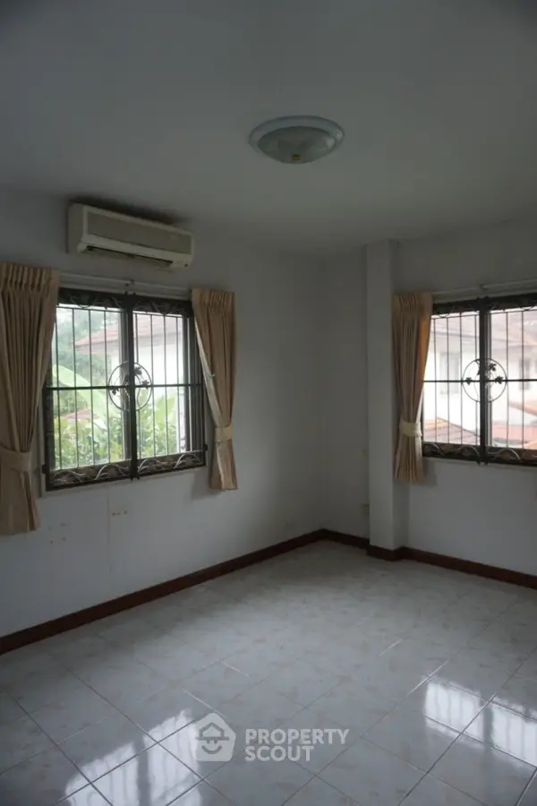 image_rental-6121878