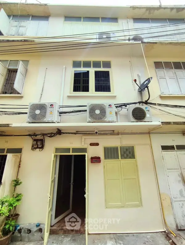 image_rental-28197478