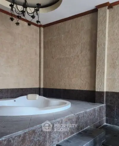 Screenshot 2567-08-27 at 14.42.03.jpg