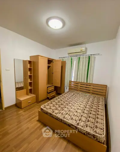 image_rental-31737849