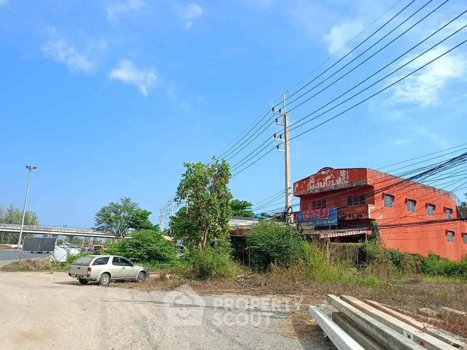 Explore potential in this spacious plot with rustic building, ideal for development or investment opportunities.