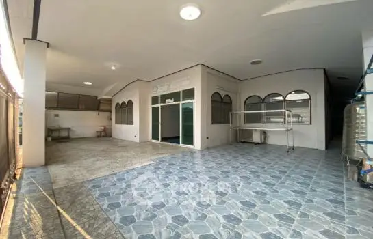 image_rental-18764672