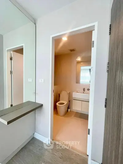 Modern bathroom with sleek design and elegant fixtures