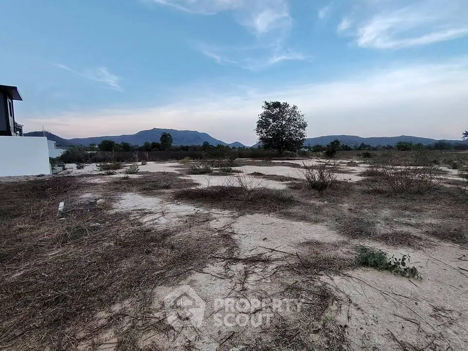 Expansive plot of land with mountain views, perfect for development or investment opportunities.