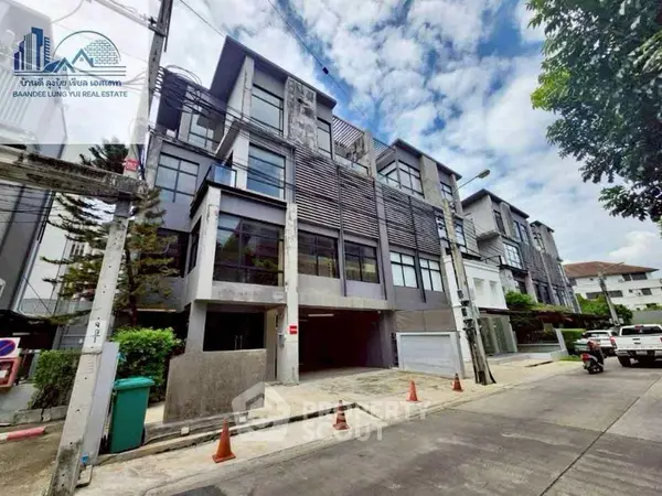 image_rental-29936006