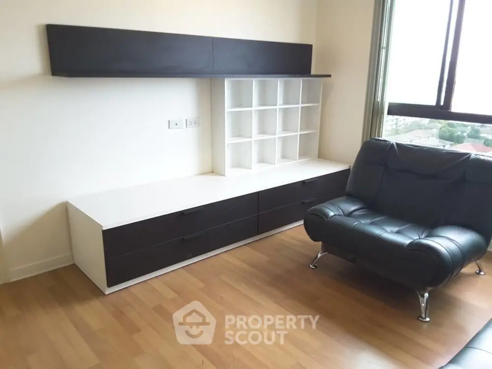  2 Bedrooms Condo -4