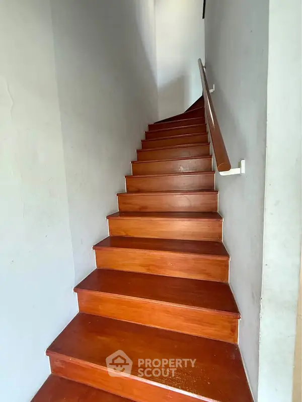 image_rental-27733846