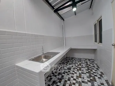 image_rental-13736996
