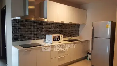  2 Bedrooms Condo -4