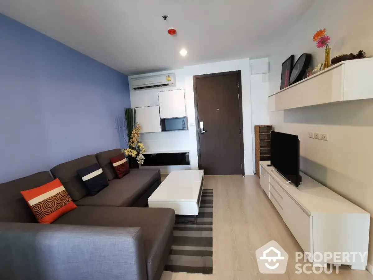  1 Bedroom Condo at Rhythm Sathorn Narathiwas-1