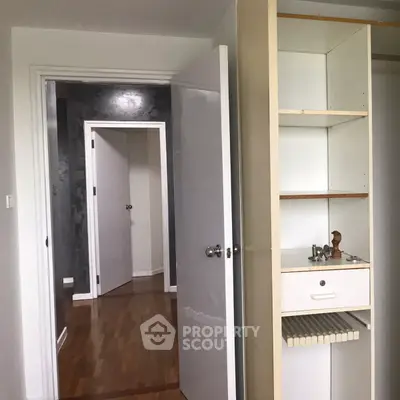  3 Bedrooms Condo  Storage