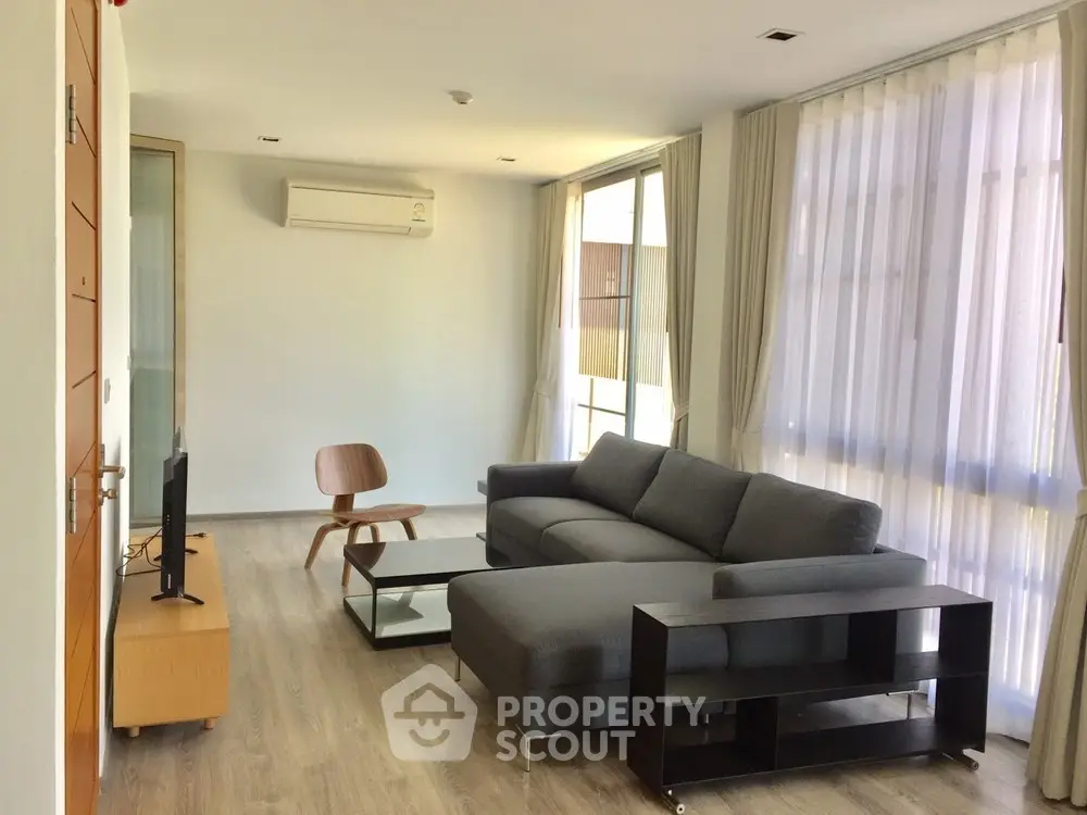  2 Bedrooms Condo -1
