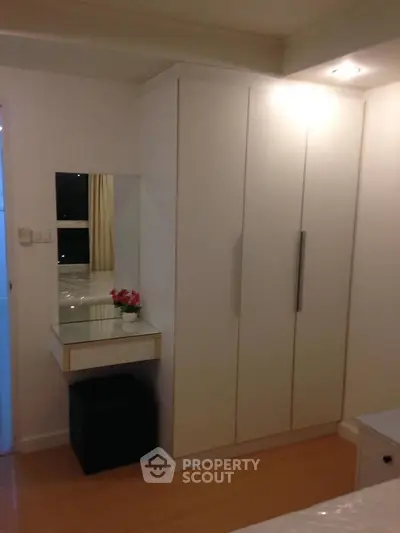  1 Bedroom Condo at Zenith Place Sukhumvit Condominium-3