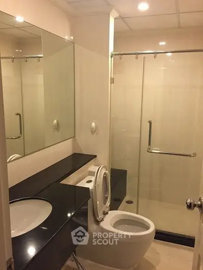  1 Bedroom Condo at Supalai Premier Place Asok Bathroom