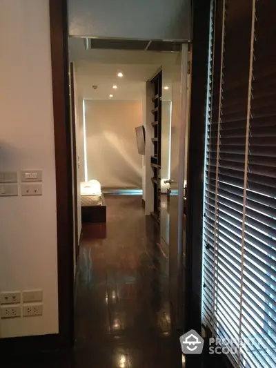  2 Bedrooms Condo at Urbana Sukhumvit 15-2