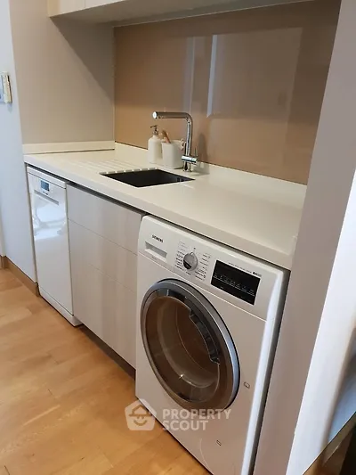 2 Bedrooms Condo at The Lumpini 24-3