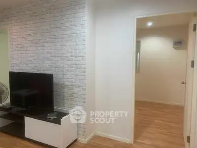  2 Bedrooms Condo -4