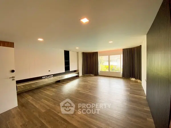 image_rental-30207248