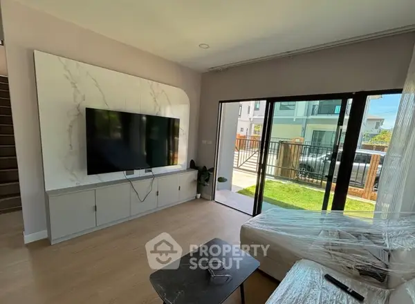 image_rental-28315488