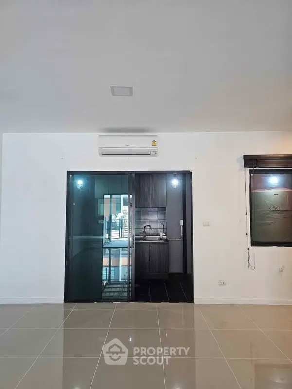 image_rental-25472671